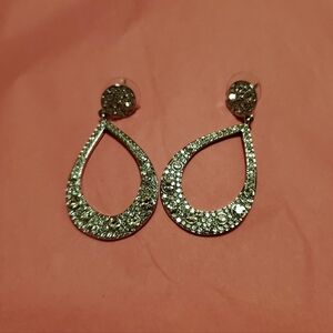 NWOT rhinestone pierced earings.
